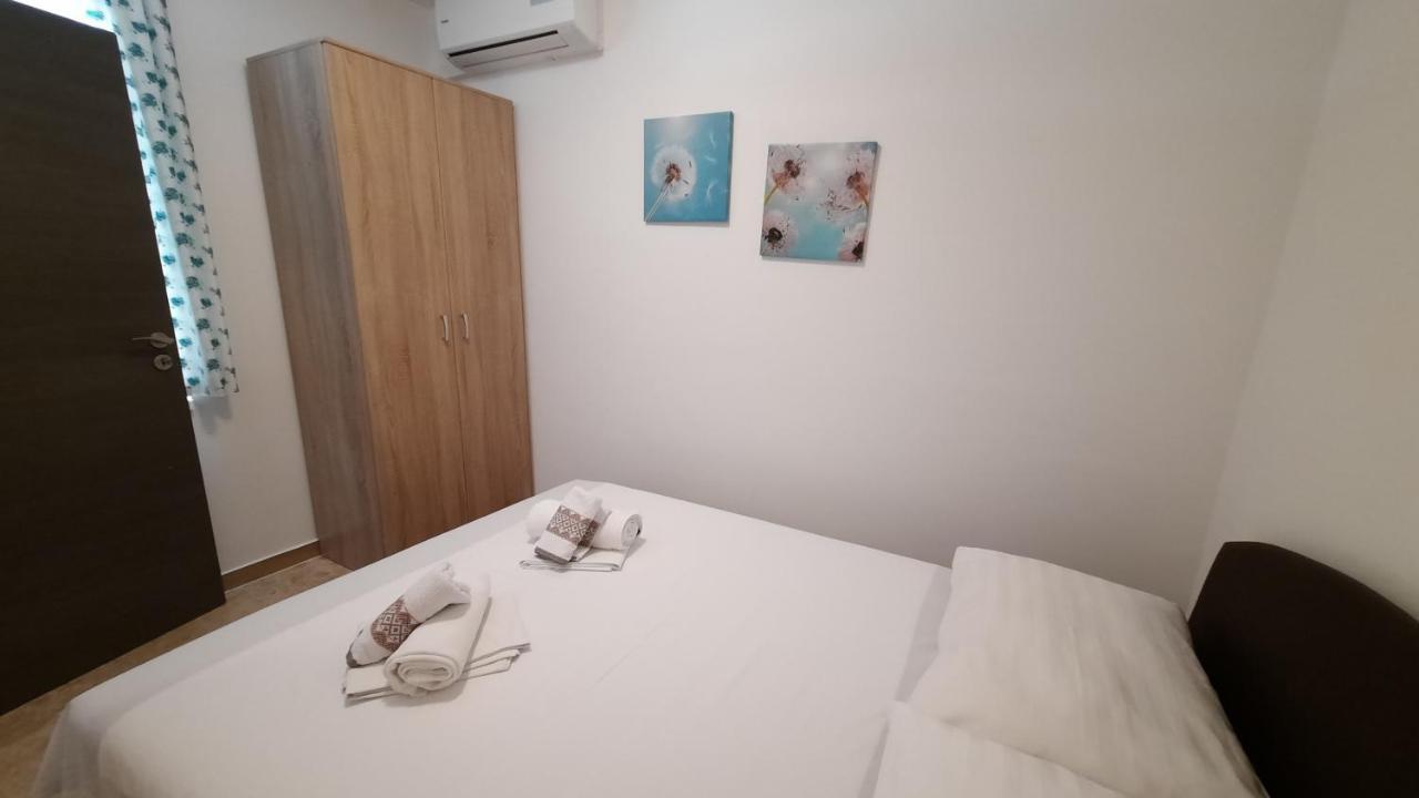 Apartment Tonci Novalja Kültér fotó